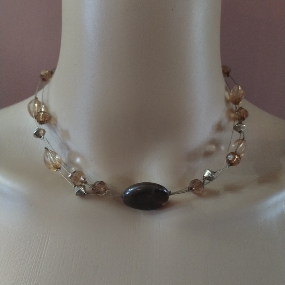 Women's wire beaded necklace